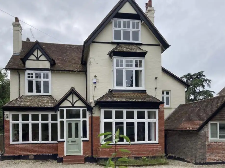 brick_paint_removal_tunbridge_wells_detached_home_before.webp